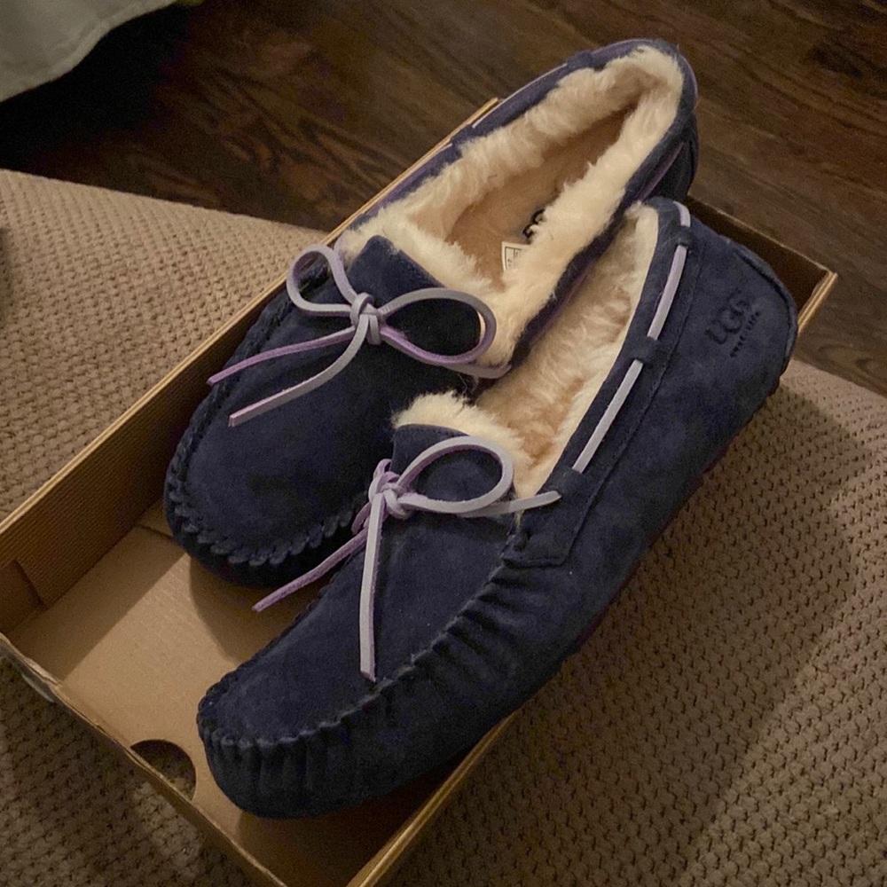 Brand New Never Worn Dakota Ugg Slippers
